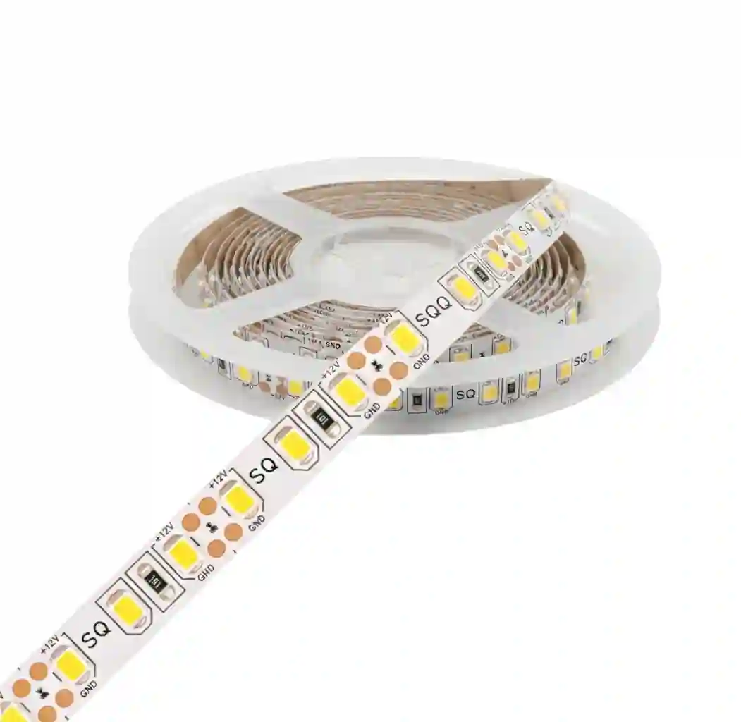 Vnitřní LED pásek 12V 9,6W/m IP20 2835 SMD San'an 120 LED na metr 1100lm/m studená bílá na kotouči 5m
